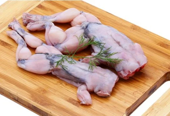 Ếch làm sạch, không đầu, không ruột *